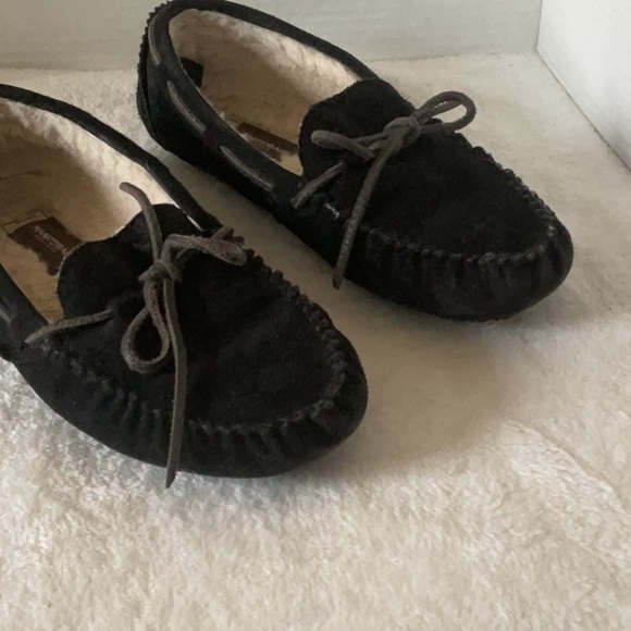 Classic Black Moccasin Slippers with Bow Detail - Picture 1 of 6